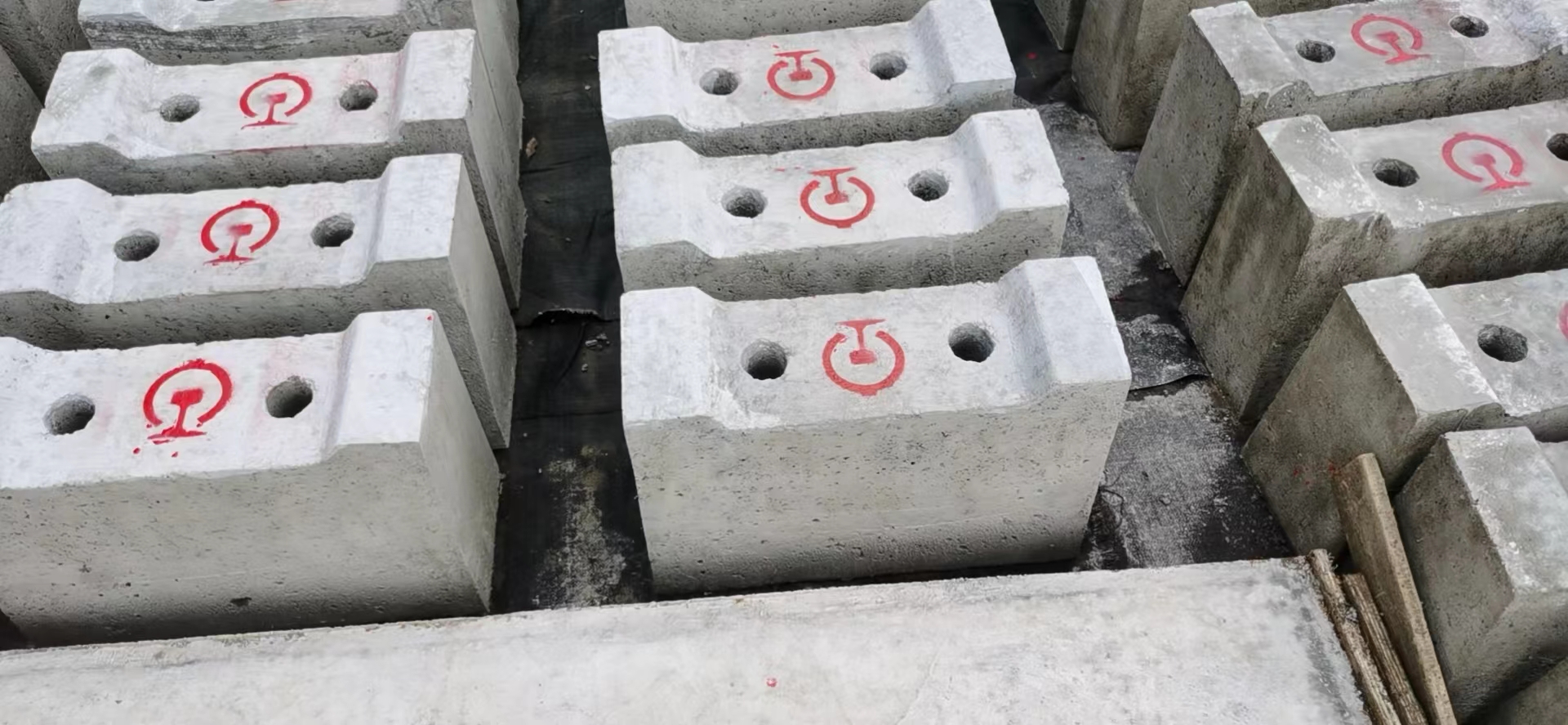 輪對(duì)軌枕